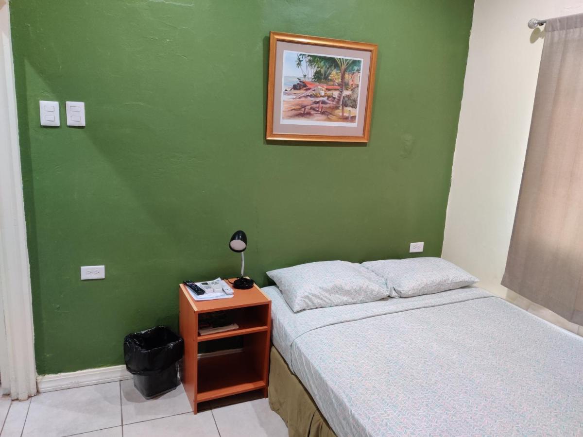 Bed and Breakfast Woodbrook On The Avenue Port of Spain Екстер'єр фото