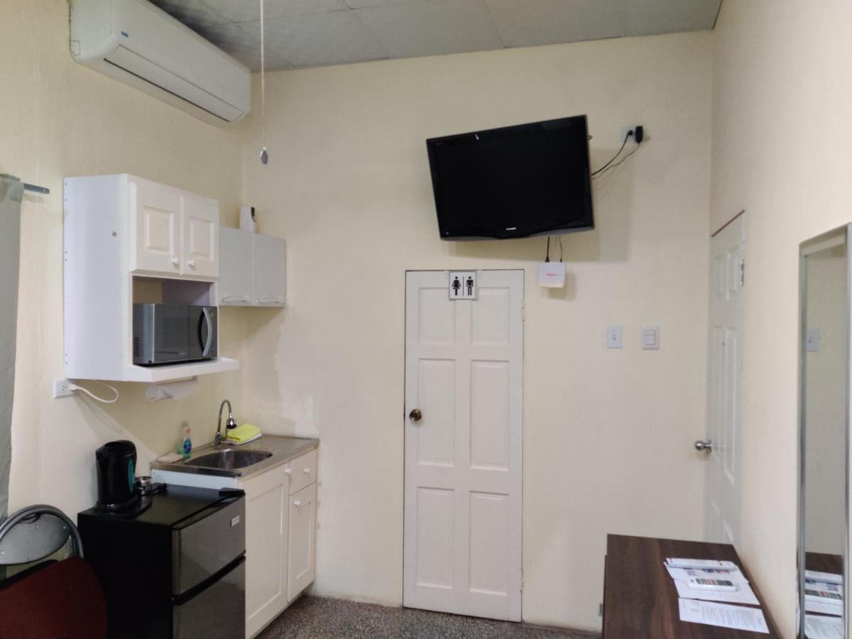 Bed and Breakfast Woodbrook On The Avenue Port of Spain Екстер'єр фото