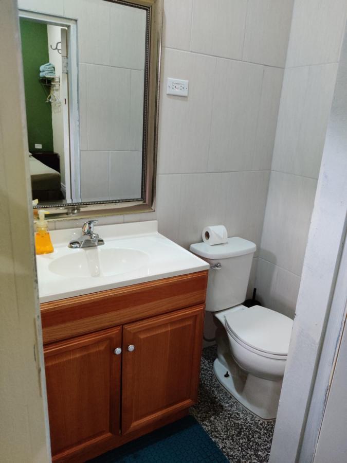 Bed and Breakfast Woodbrook On The Avenue Port of Spain Екстер'єр фото